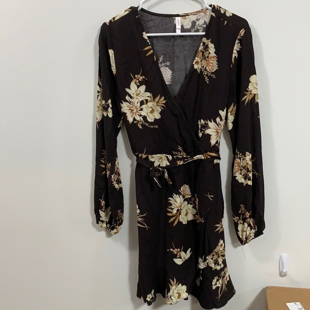 Xhiliration dress Sz M, brown cream yellow and tan. Flare with tie,  wrap look